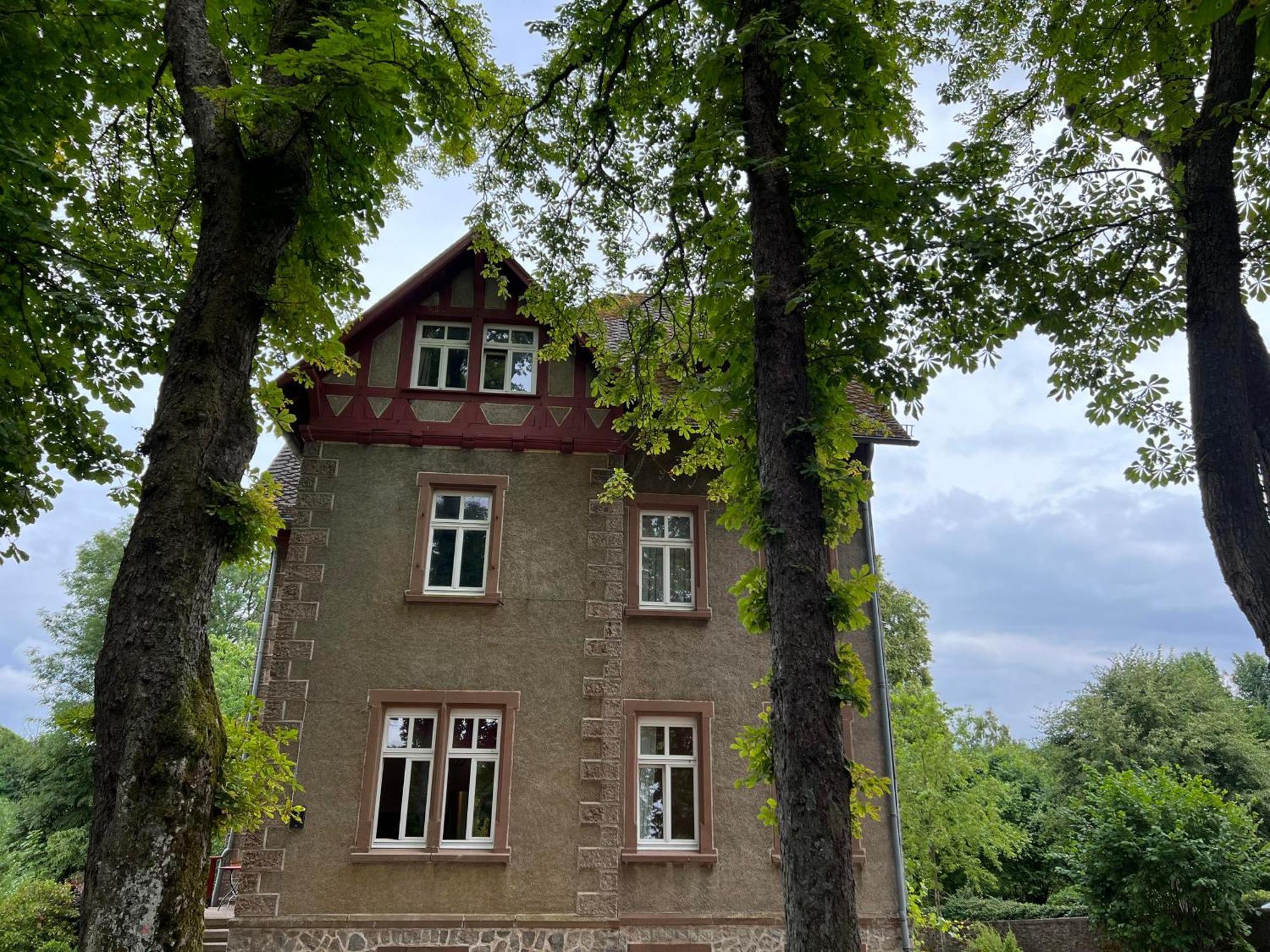 L' Extravagante Im Garten Von Schloss Schmidtheim Luaran gambar